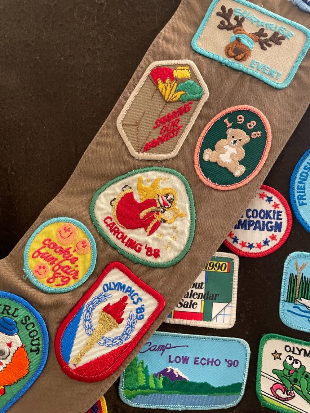 Complete 1980s/1990s Girl Scout Brownie Uniform - Picture 6 of 16